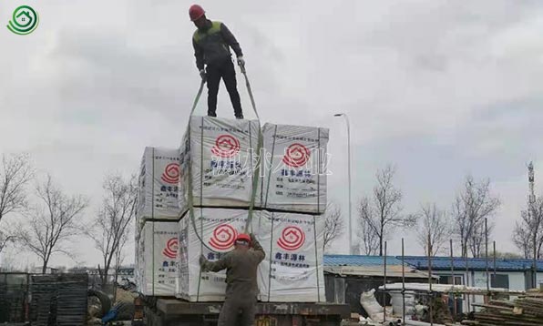 北京市_石家莊工地建筑模板木方到貨卸車